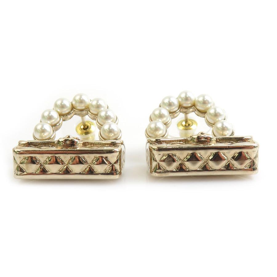 CHANEL（シャネル） ピアス マトラッセ メタル/フェイクパール