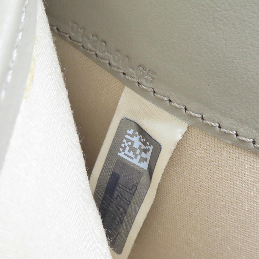 Chloe（クロエ） 二つ折り財布 レザー ベージュ : ブランドバリュー