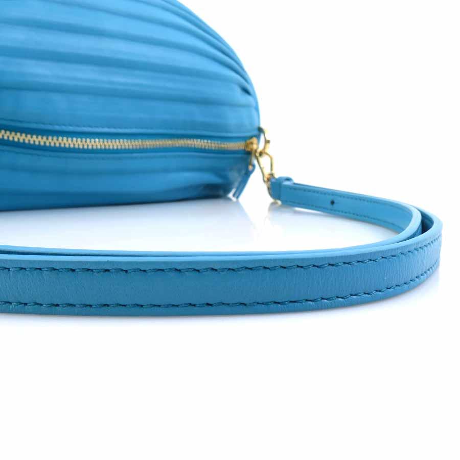 LOEWE（ロエベ） ショルダーバッグ ブレスレット ポーチ レザー ブルー