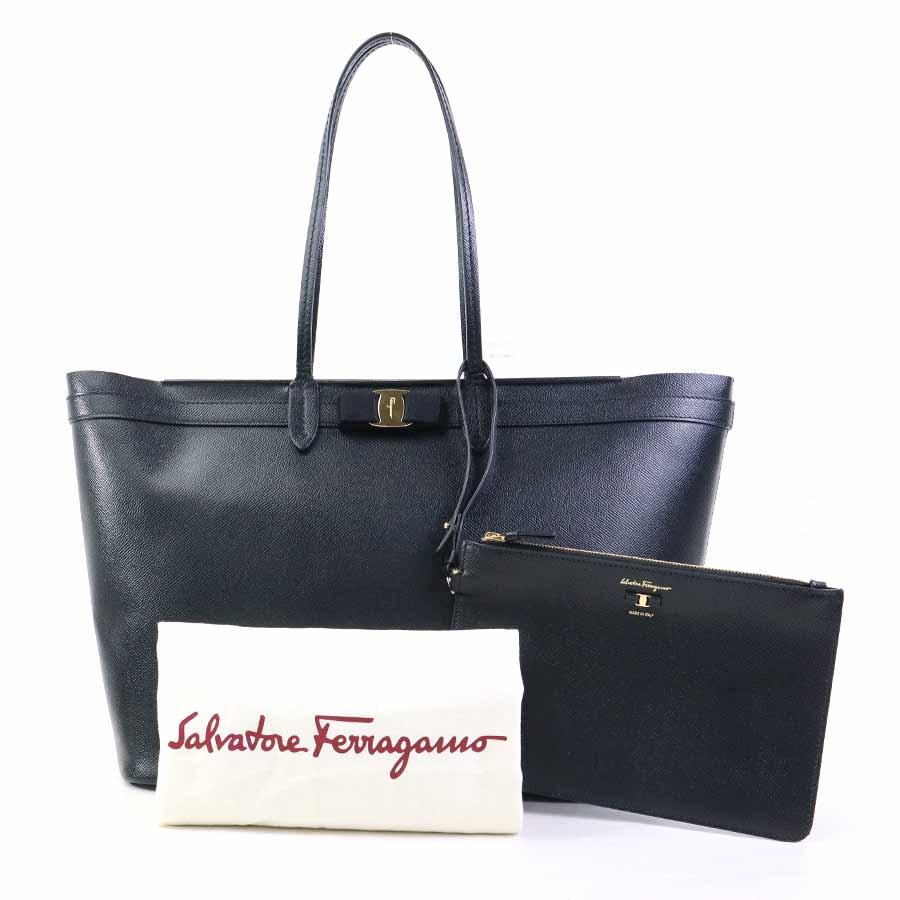 サルヴァトーレフェラガモ Salvatore Ferragamo ショルダーバッグ