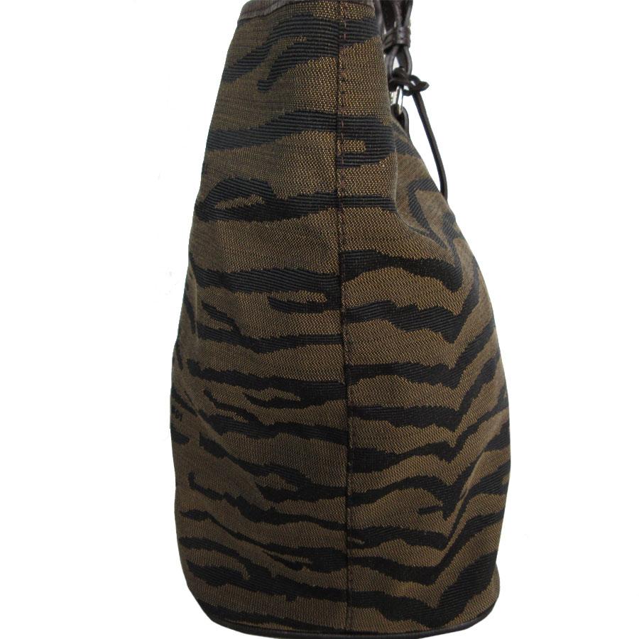 Fendi ハンドバッグ ブラウン/ブラック FENDI（フェンディ） ハンドバッグ ナイロンキャンバス/レザー