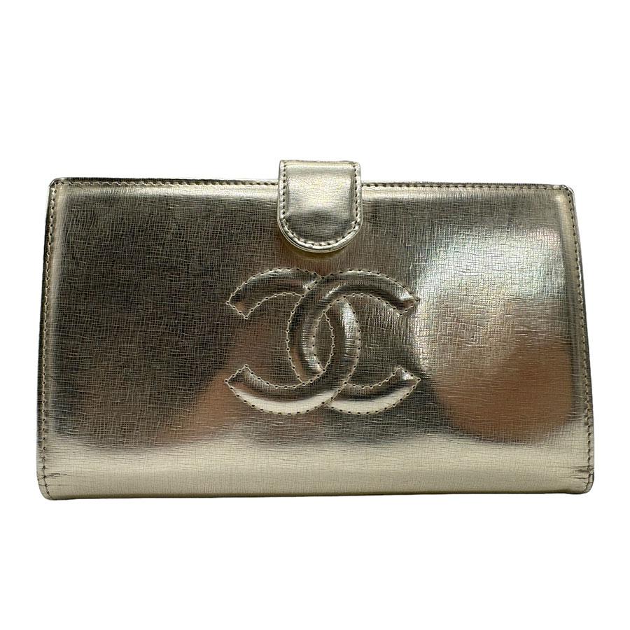 CHANEL ゴールド 二つ折り財布 CHANEL（シャネル） 二つ折り長財布 レザー ゴールド : ブランド
