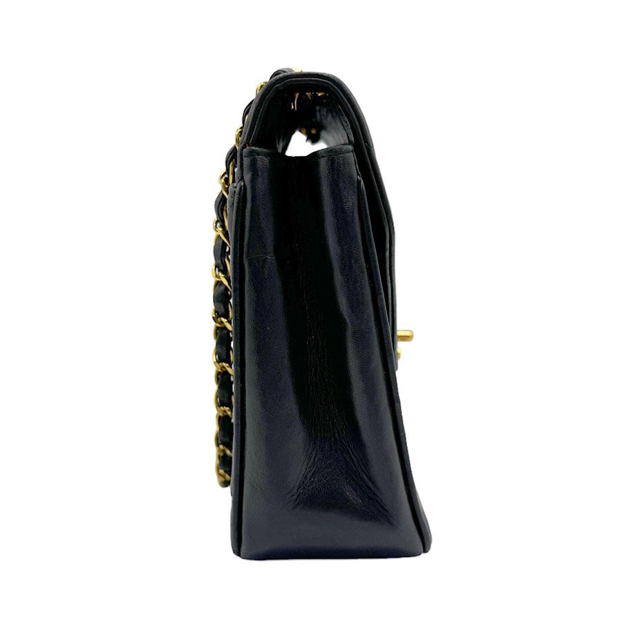 CHANEL（シャネル） ショルダーバッグ Vステッチ レザー ブラック