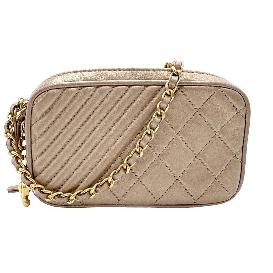 CHANEL（シャネル） 斜め掛けショルダーバッグ レザー ゴールド