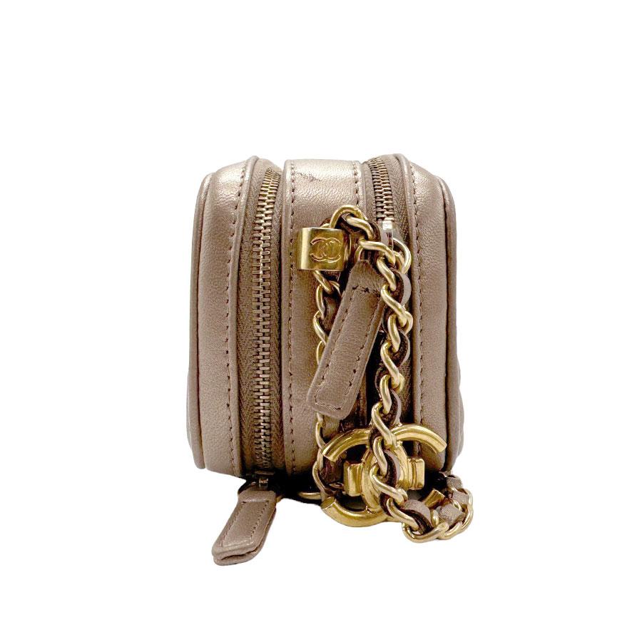 CHANEL（シャネル） 斜め掛けショルダーバッグ レザー ゴールド