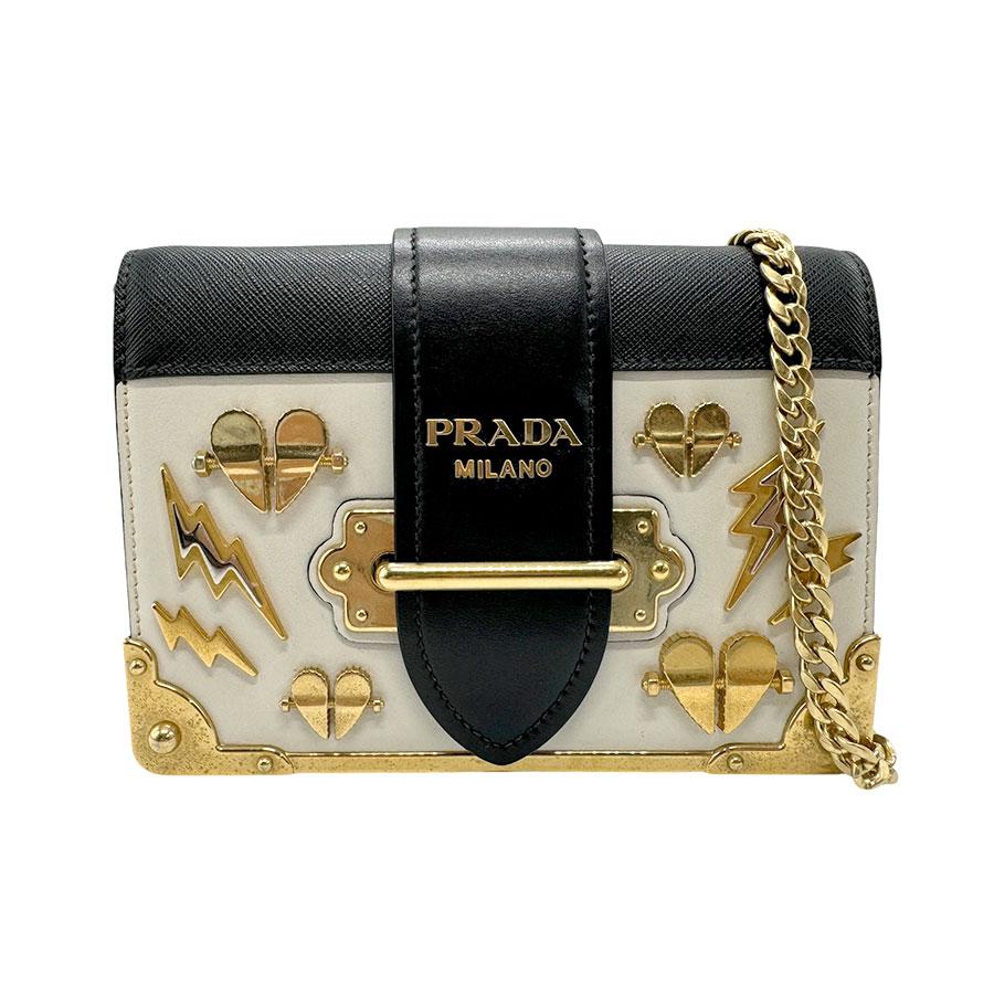 プラダ ショルダーバッグ メタルロゴ ゴールド金具 リボン オールレザー PRADA（プラダ） 斜め掛けショルダーバッグ レザー/メタル オフ
