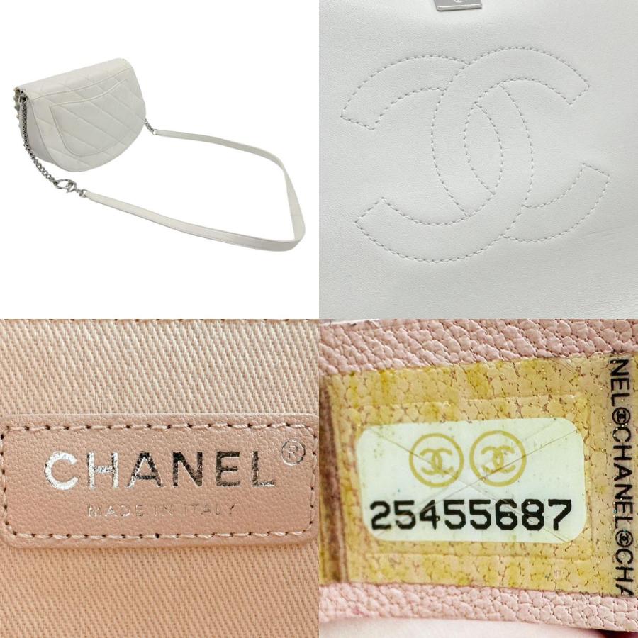 CHANEL（シャネル） 斜め掛けショルダーバッグ マトラッセ レザー オフ