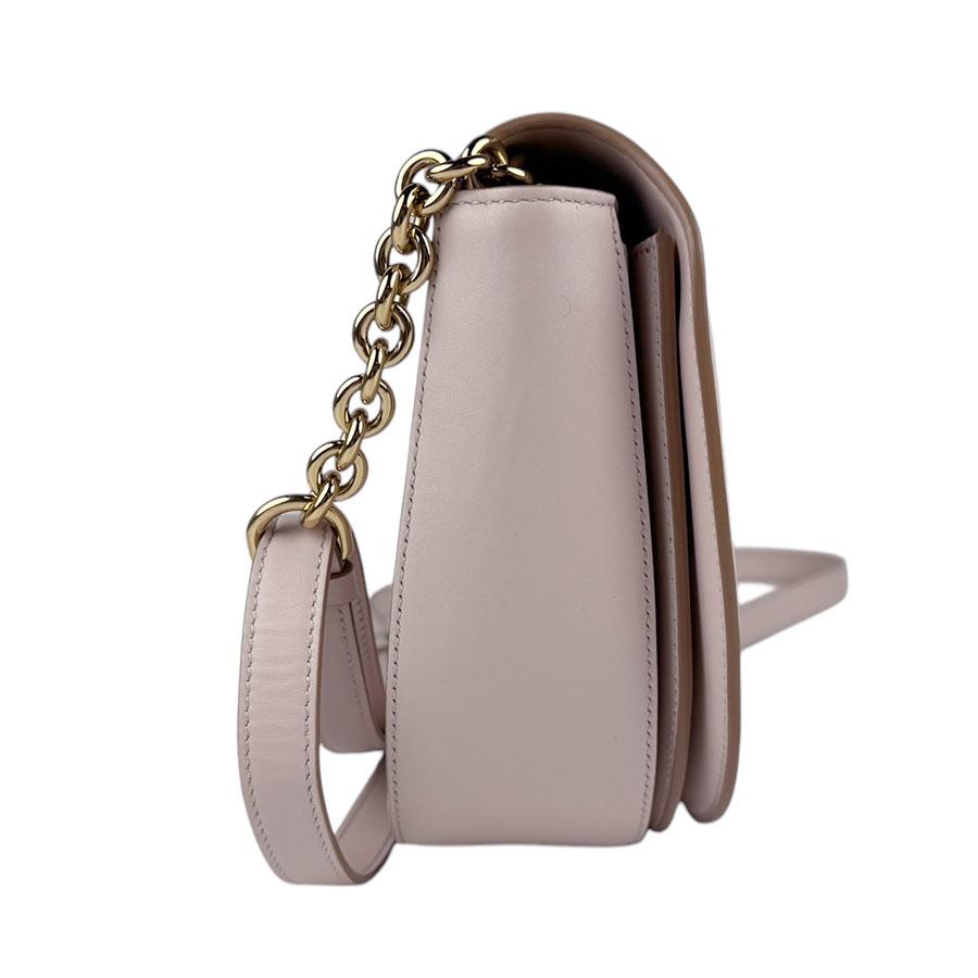 サルヴァトーレフェラガモ Salvatore Ferragamo ショルダーバッグ