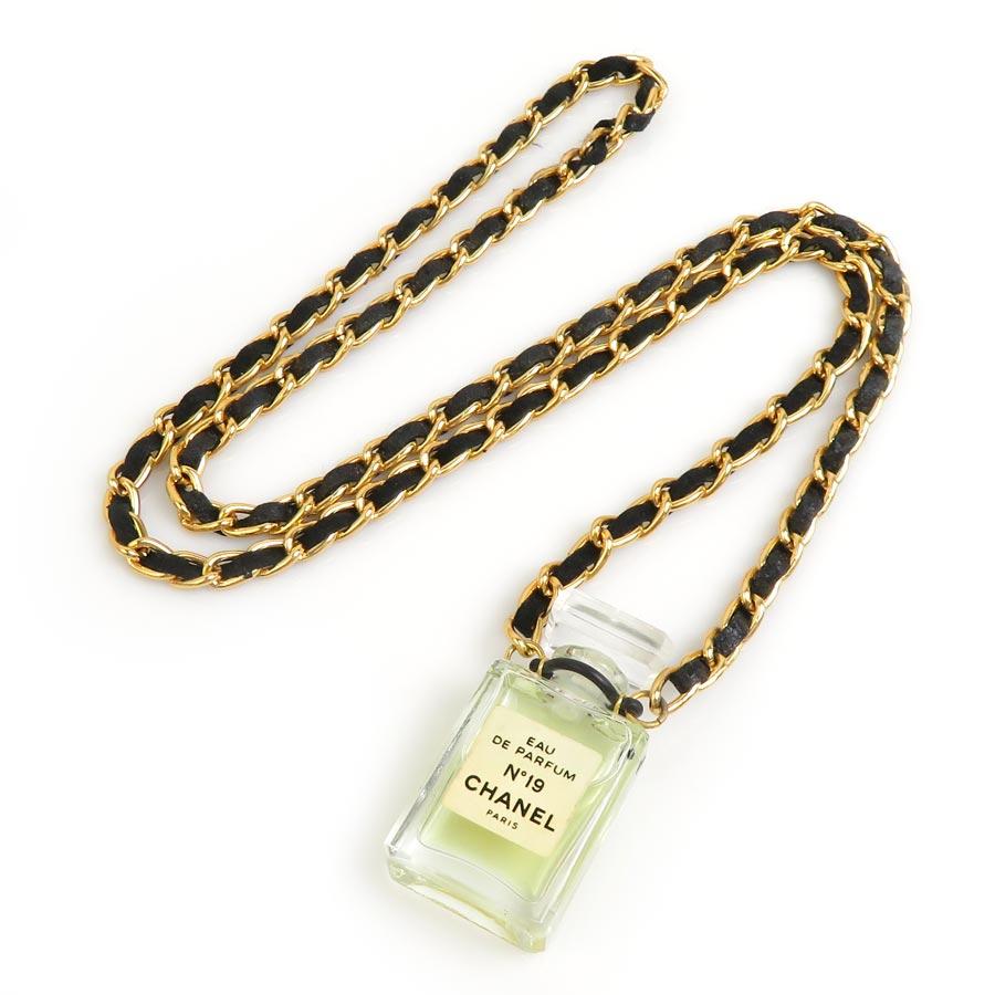 た*や様 CHANEL N°19 香水ボトル ネックレス ゴールド シャネル No.19 香水ボトル ネックレス アクセサリー ゴールド
