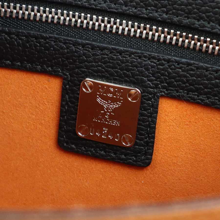 MCM（エムシーエム） エム シー エム ショルダーバッグ レザー