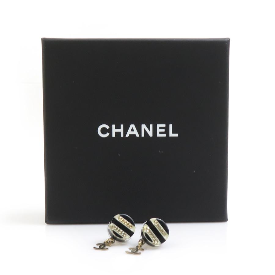 CHANEL（シャネル） ピアス レジン/メタル ブラック×ホワイト×ゴールド