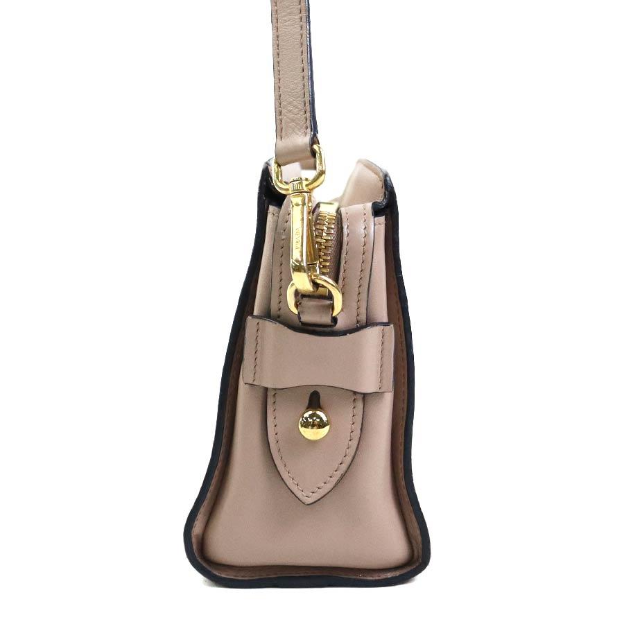PRADA（プラダ） ショルダーバッグ レザー ピンクベージュ : ブランド