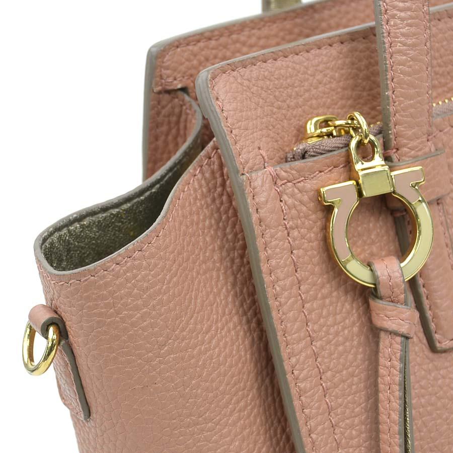 サルヴァトーレフェラガモ Salvatore Ferragamo ハンドバッグ