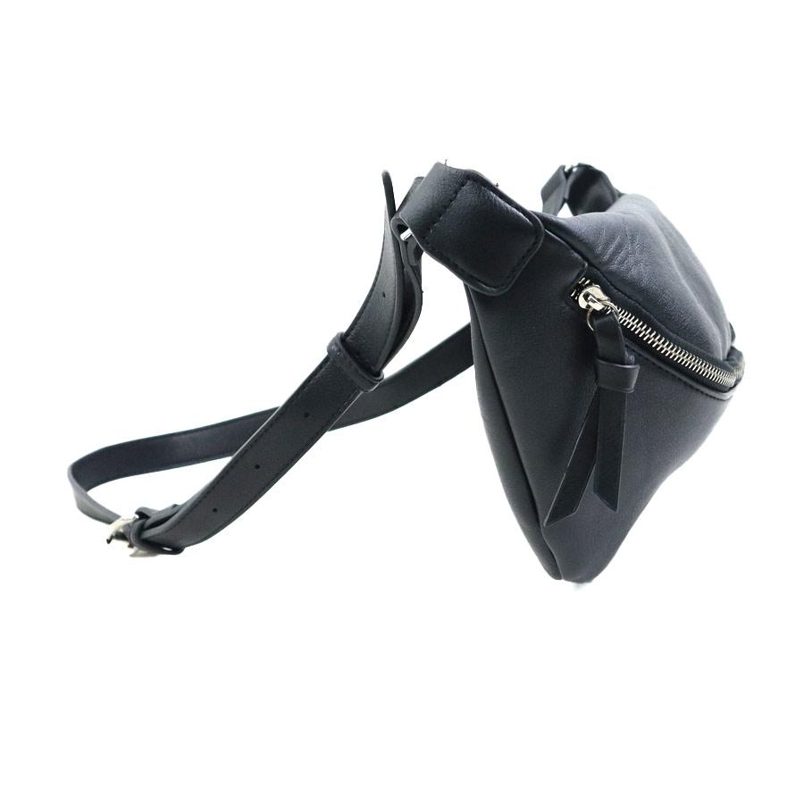 【美品】ヴィヴィアンウエストウッド ボディバッグ レザー オーブ レザー 肩掛け ヴィヴィアンウエストウッド Vivienne Westwood ウエストバッグ ボディ