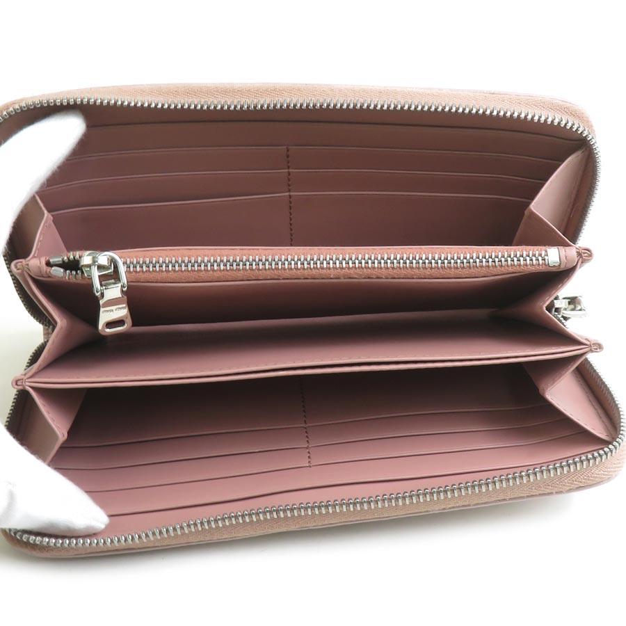 miu miu（ミュウミュウ） ラウンドファスナー長財布 パテントレザー