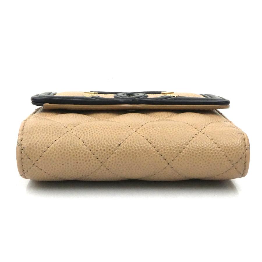 シャネル CHANEL 三つ折り財布 CCフィリグリー キャビアスキンレザー ベージュ/ブラック レディース 送料無料【中古】 r11093a CHANEL（シャネル） 三つ折り財布 CCフィリグリー キャビアスキン