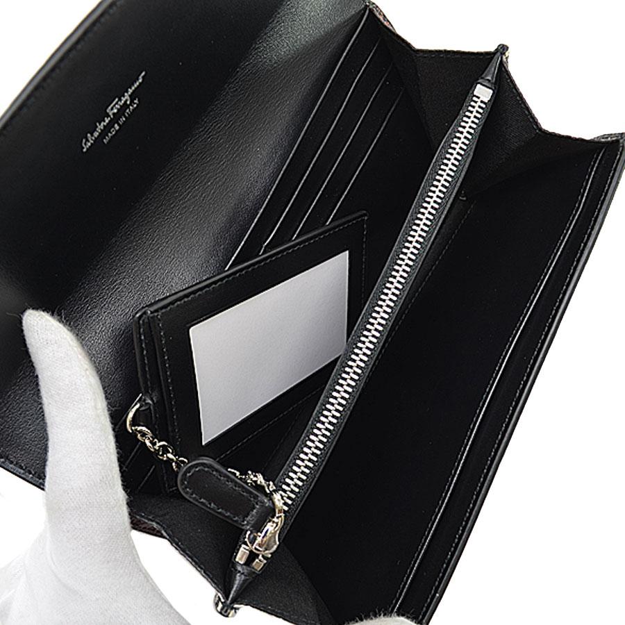 サルヴァトーレ フェラガモ Salvatore Ferragamo 長財布