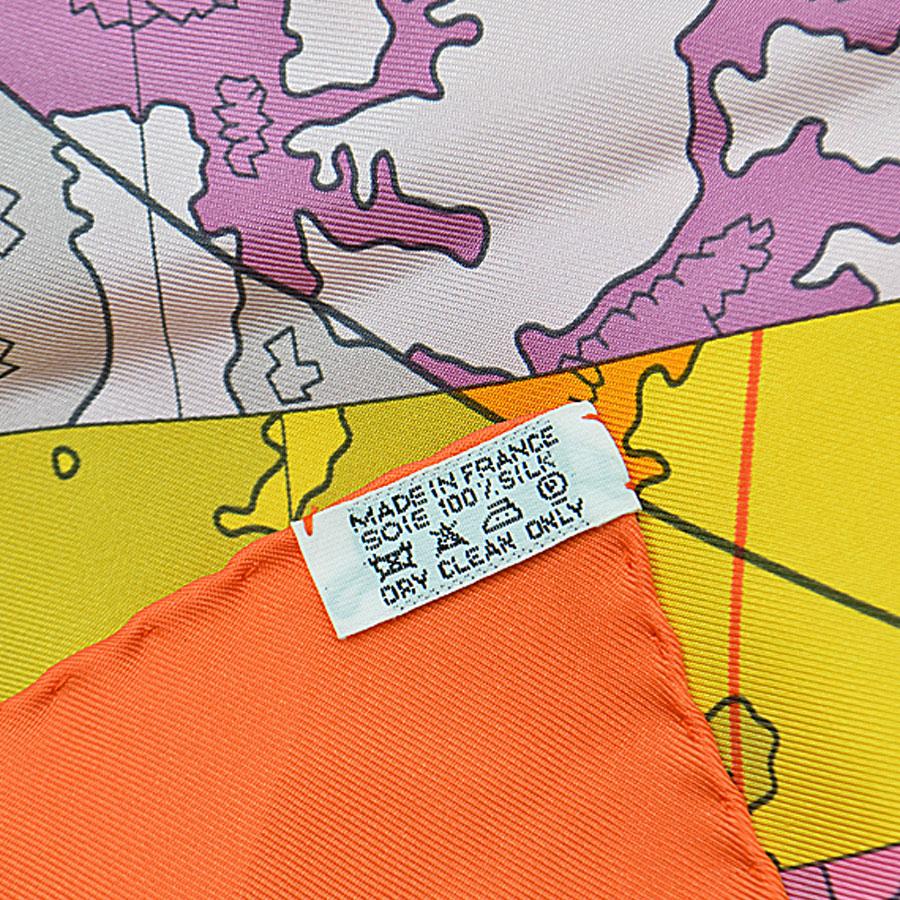 HERMES エルメス スカーフ カレ90 LE MONDE EST VASTE 世界地図 HERMES エルメス スカーフ カレ90 LE MONDE EST VASTE 世界地図