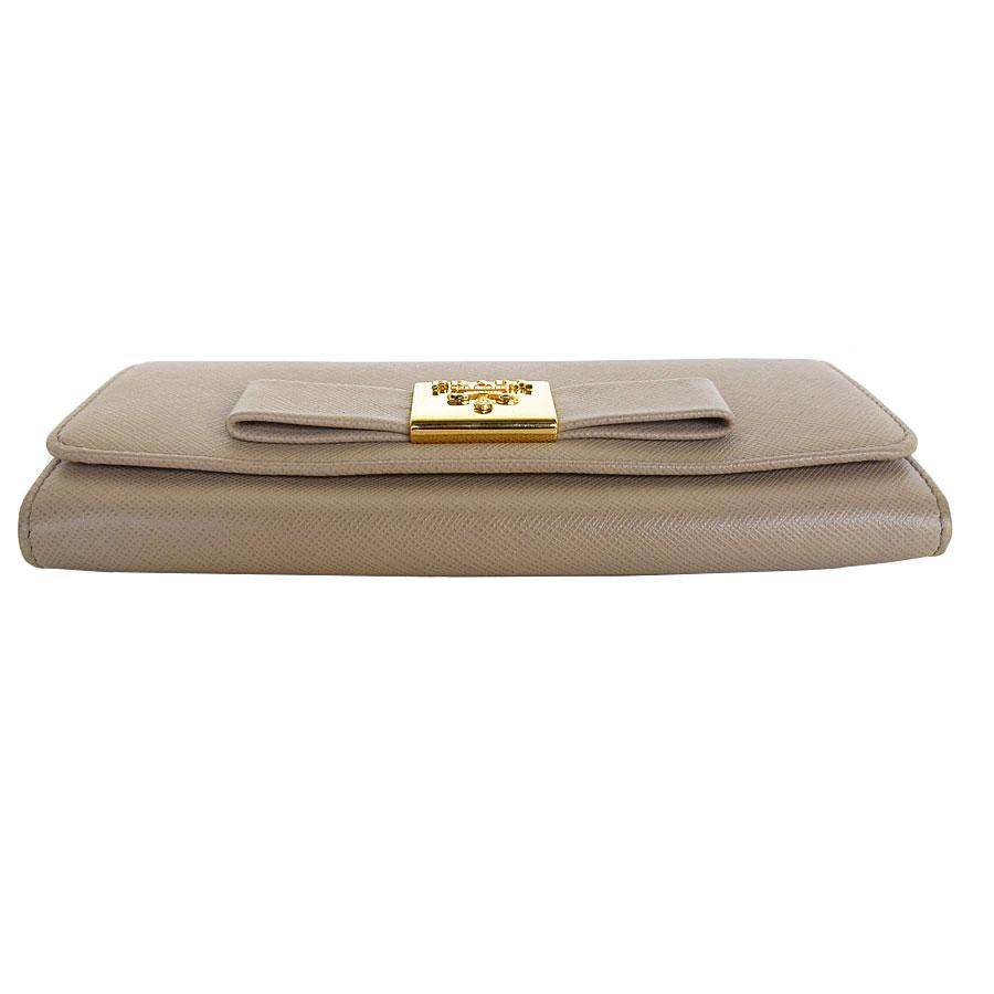 PRADA（プラダ） 二つ折り長財布 レザー グレージュ : ブランド