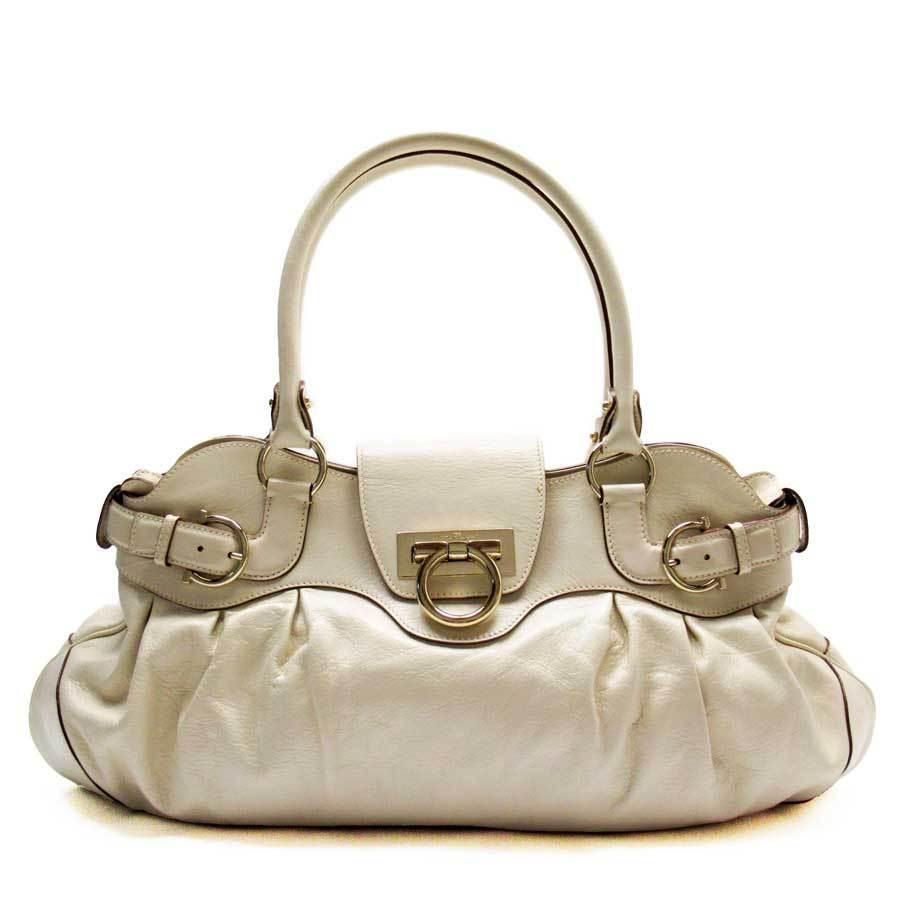 サルヴァトーレ フェラガモ Salvatore Ferragamo ショルダーバッグ