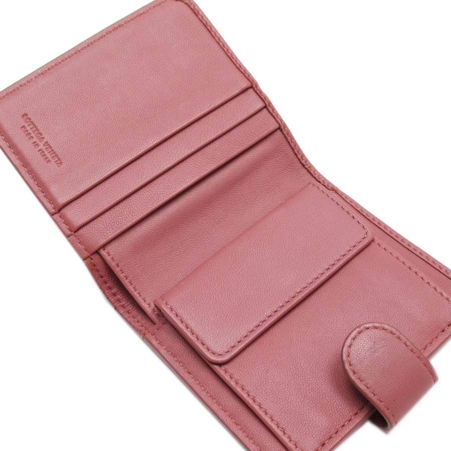 BOTTEGA VENETA（ボッテガ・ヴェネタ） 二つ折り財布 イントレチャート