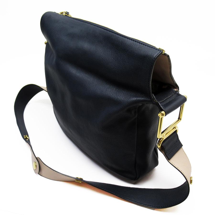 Chloe（クロエ） ショルダーバッグ レザー ネイビーxベージュ系x 