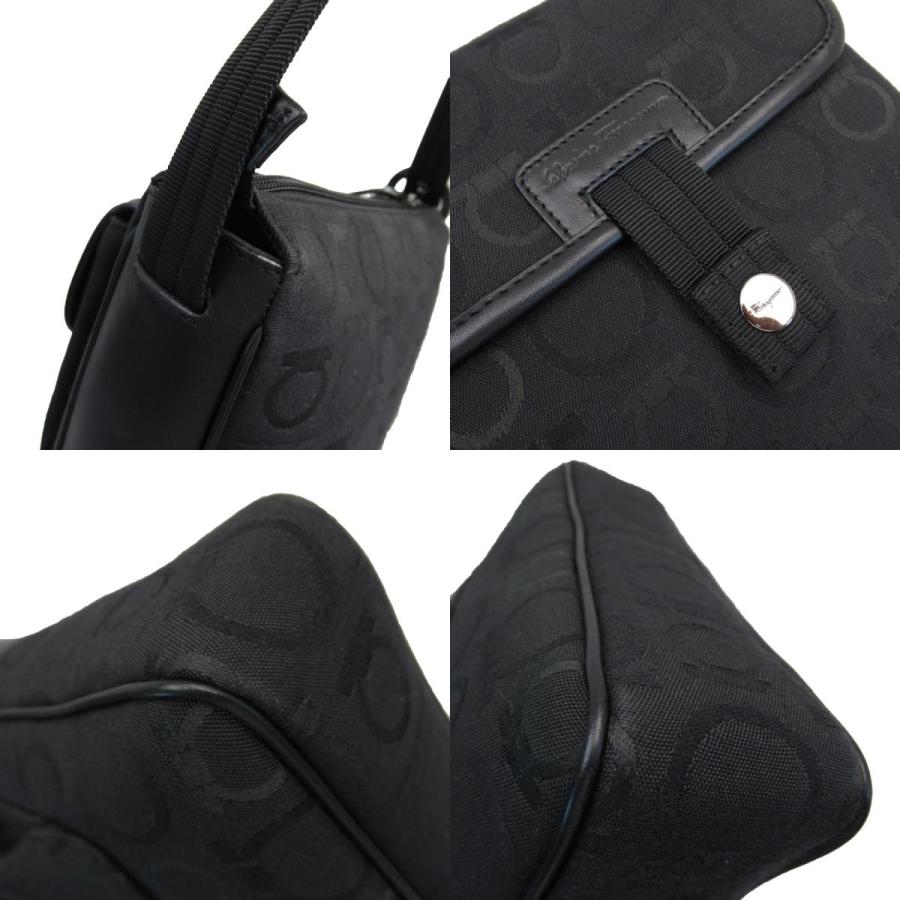 サルヴァトーレフェラガモ Salvatore Ferragamo 斜め掛け