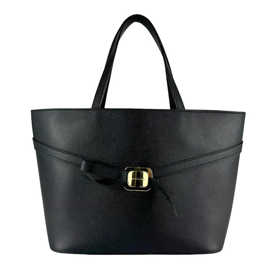 Salvatore Ferragamo フェラガモ ハンドバッグ 黒　　　レザー サルヴァトーレフェラガモ Salvatore Ferragamo ハンドバッグ