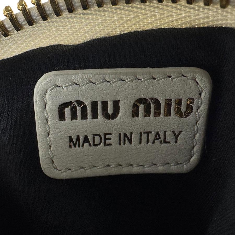 miu miu（ミュウミュウ） ポーチ ネックポーチ ファー ホワイト