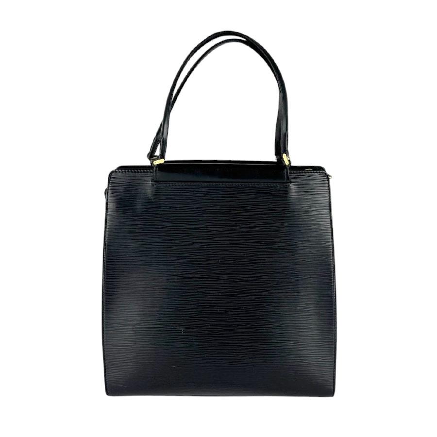 Louis Vuitton エピレザー ブラック ハンドバッグ mmサイズ LOUIS VUITTON（ルイ・ヴィトン） ルイ ヴィトン ハンドバッグ