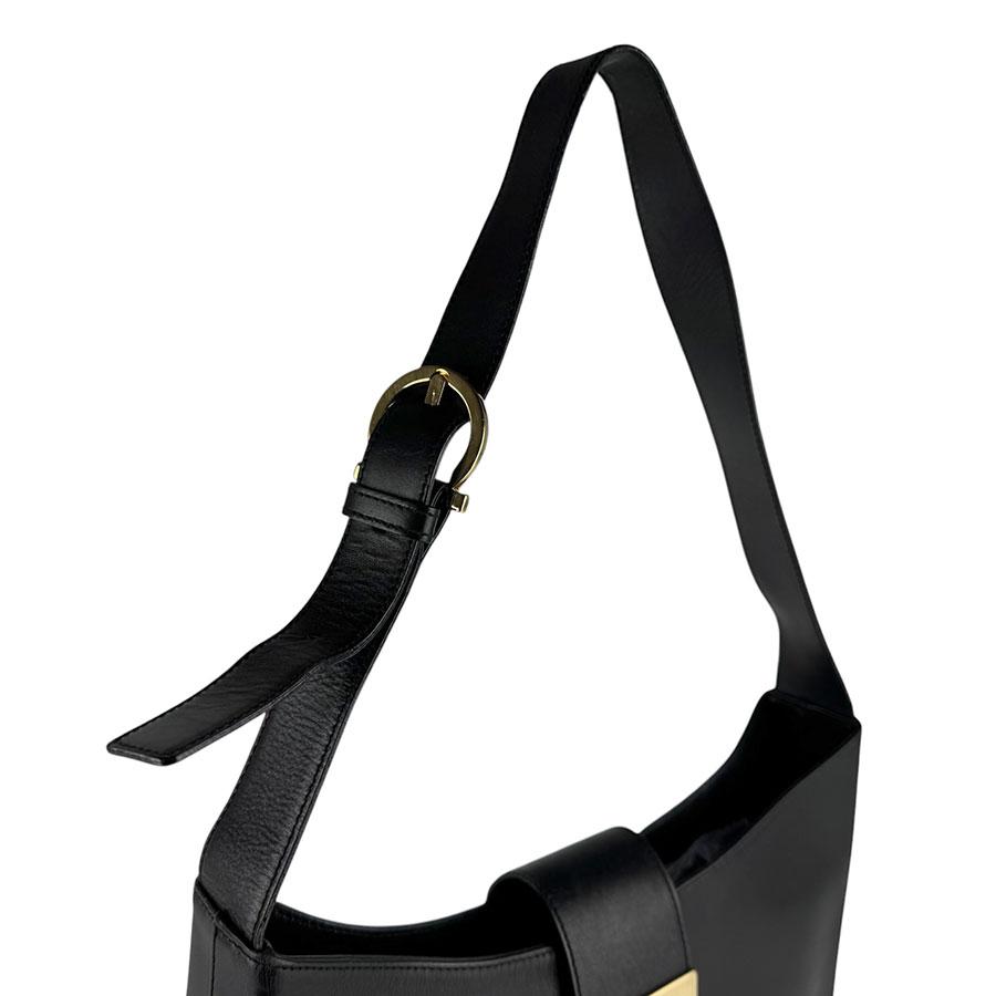サルヴァトーレフェラガモ Salvatore Ferragamo ショルダーバッグ