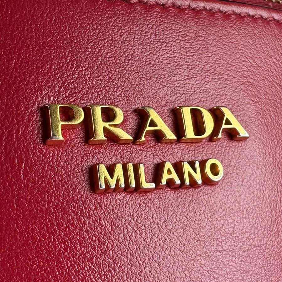 PRADA（プラダ） ハンドバッグ ショルダーバッグ レザー レッド