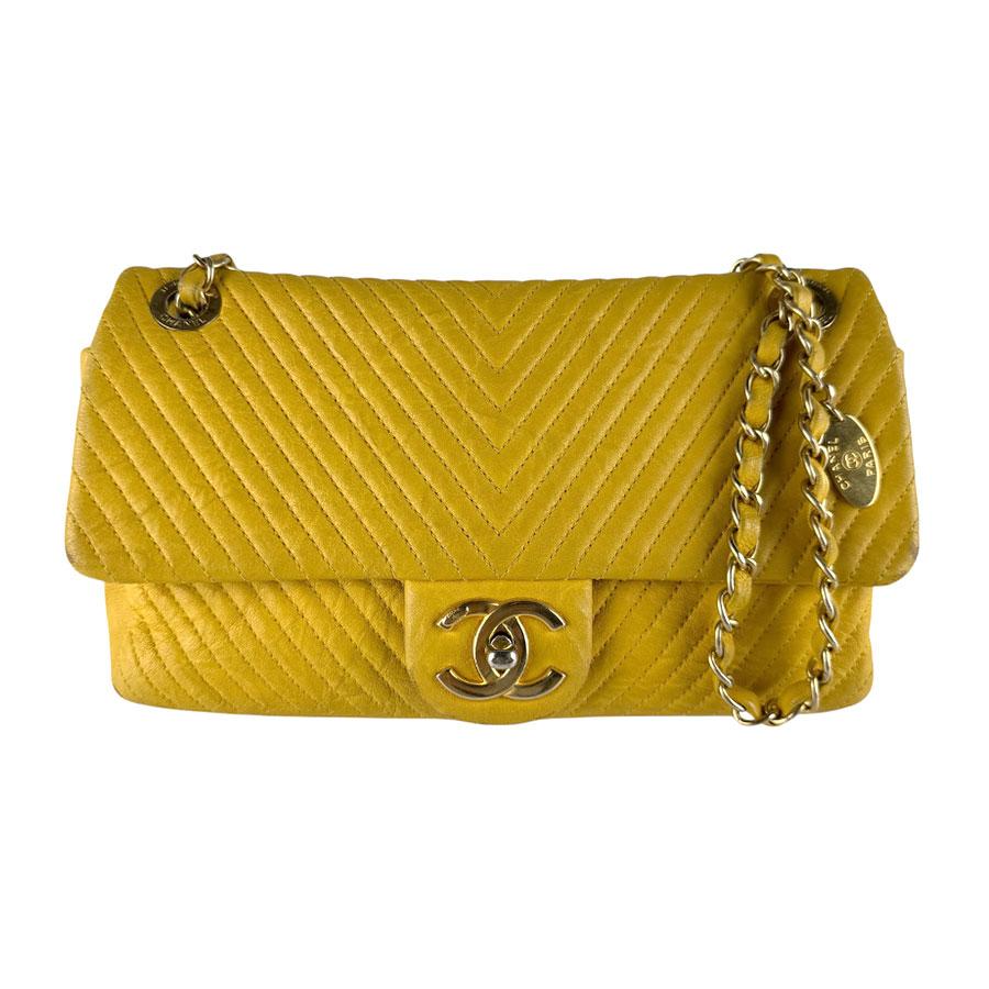 CHANEL（シャネル） ショルダーバッグ レザー イエロー : ブランド