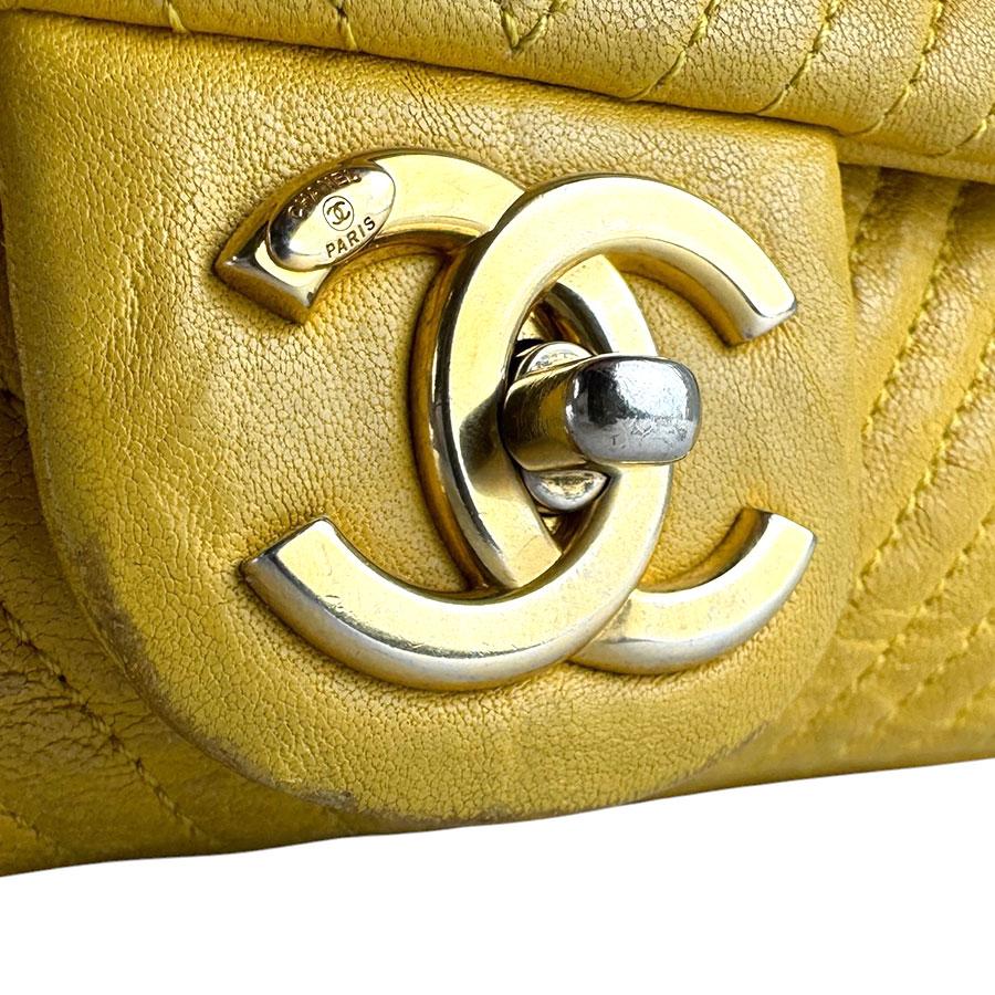 CHANEL（シャネル） ショルダーバッグ レザー イエロー : ブランド