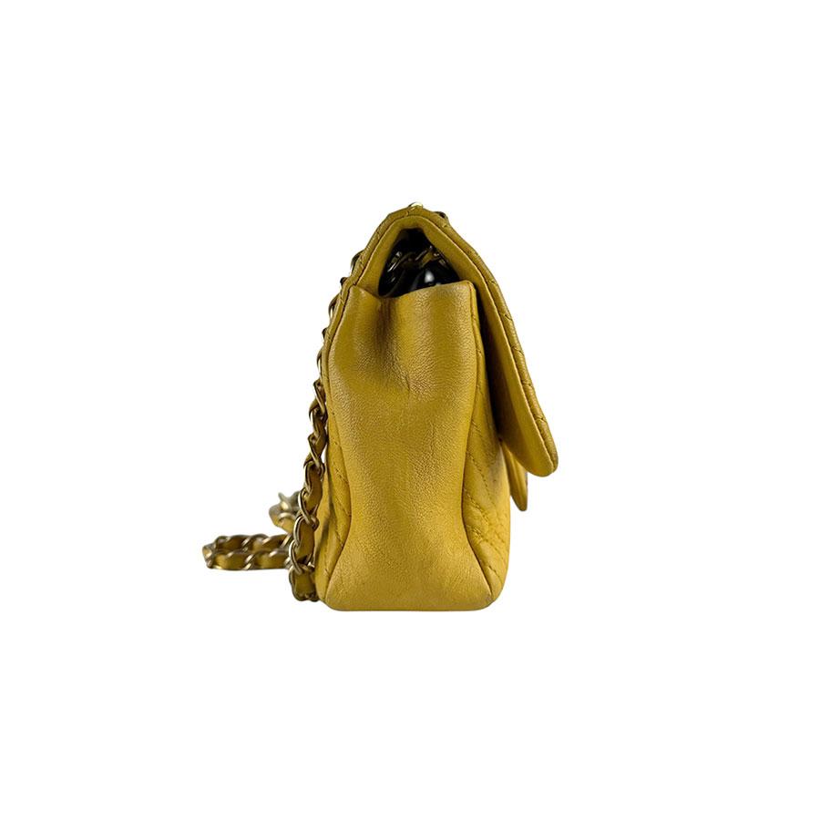 CHANEL（シャネル） ショルダーバッグ レザー イエロー : ブランド