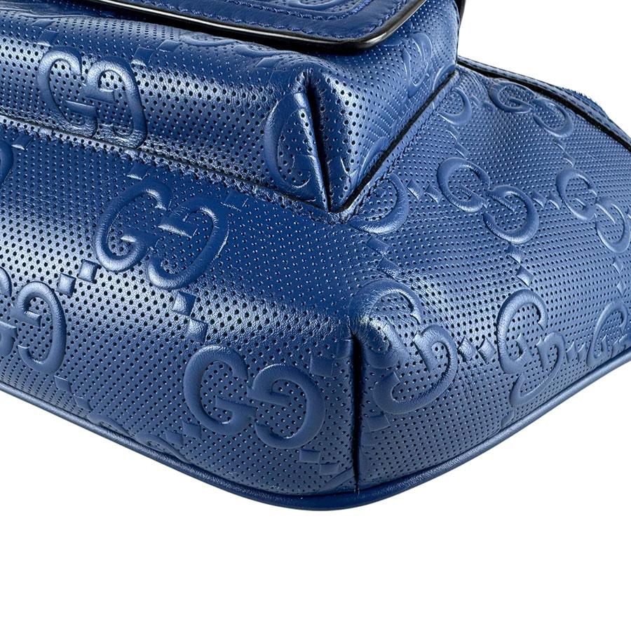 GUCCI（グッチ） ボディバッグ ウエストバッグ GGエンボス レザー