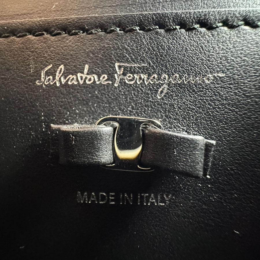サルヴァトーレフェラガモ Salvatore Ferragamo ショルダーバッグ