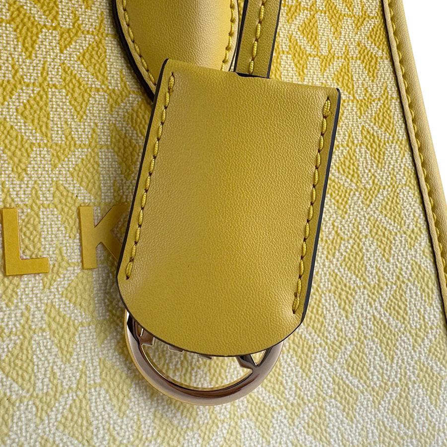 MICHAEL KORS ベージュ ハンドバッグ MICHAEL KORS（マイケルコース） ハンドバッグ ショルダーバッグ