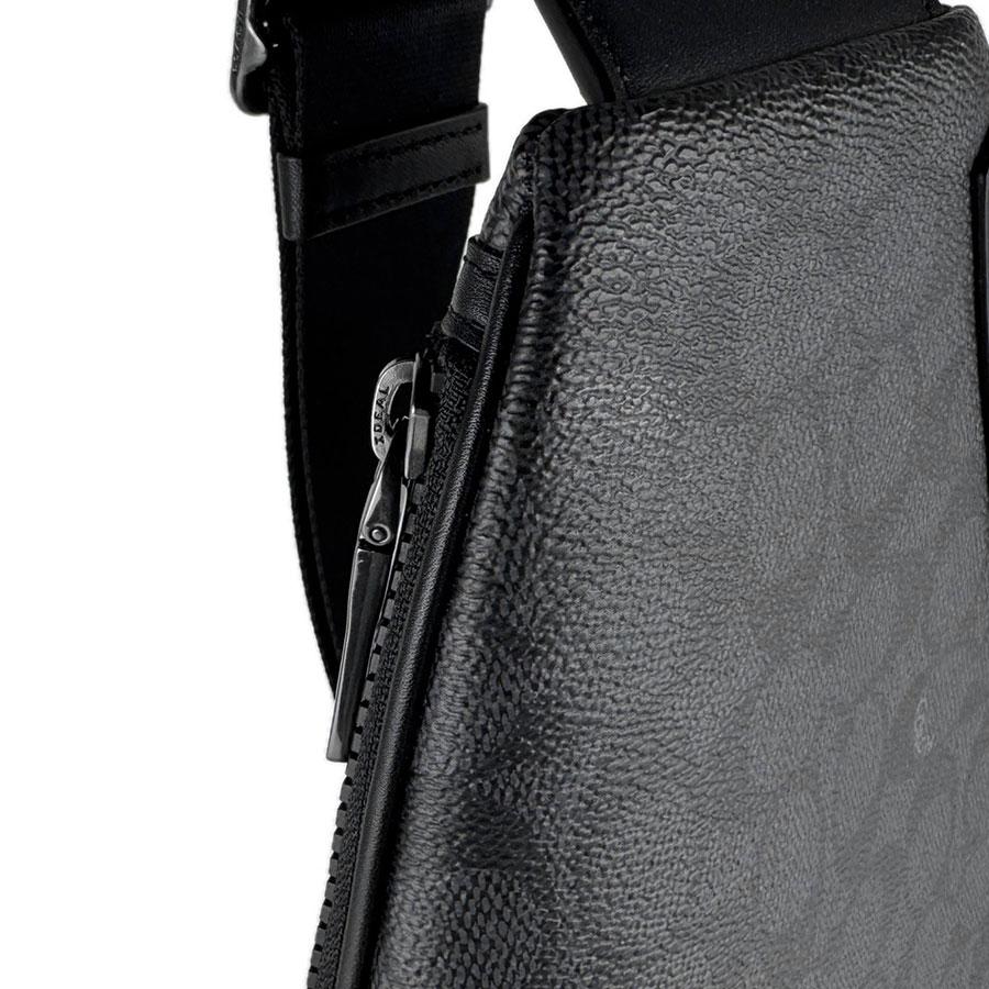 COACH（コーチ） ボディバッグ PVC/レザー ブラック/グレー : ブランド