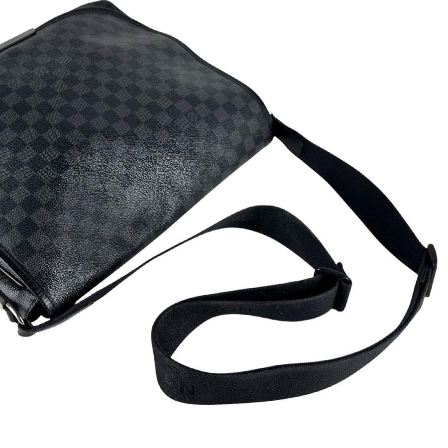 良品 ルイヴィトン ダミエ グラフィット ダニエル ショルダー バッグ. LOUIS VUITTON（ルイ・ヴィトン） ルイ ヴィトン ショルダーバッグ