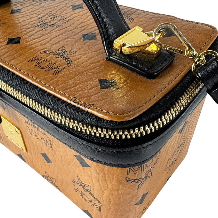 MCM（エムシーエム） エム シー エム ショルダーバッグ レザー