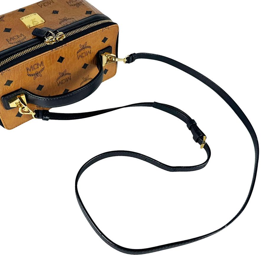 MCM（エムシーエム） エム シー エム ショルダーバッグ レザー