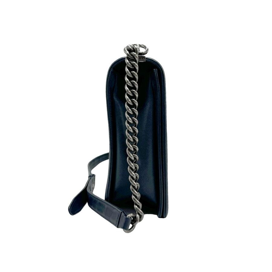 CHANEL（シャネル） ショルダーバッグ ボーイシャネル レザー ネイビー
