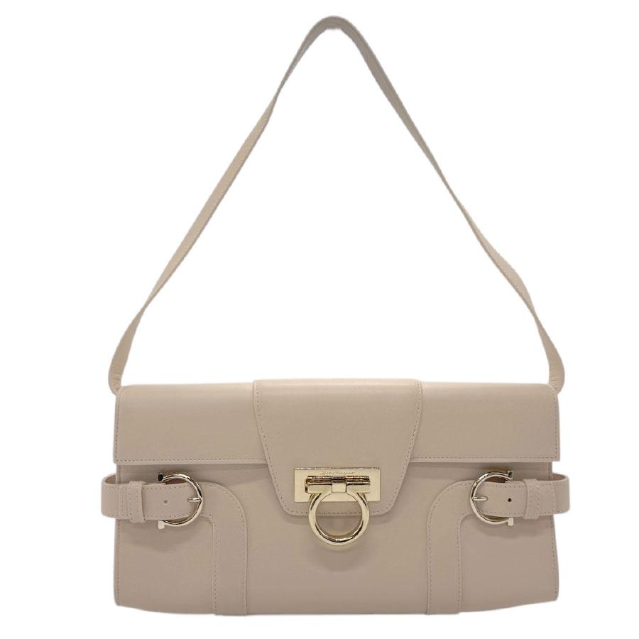 サルヴァトーレフェラガモ Salvatore Ferragamo ショルダーバッグ