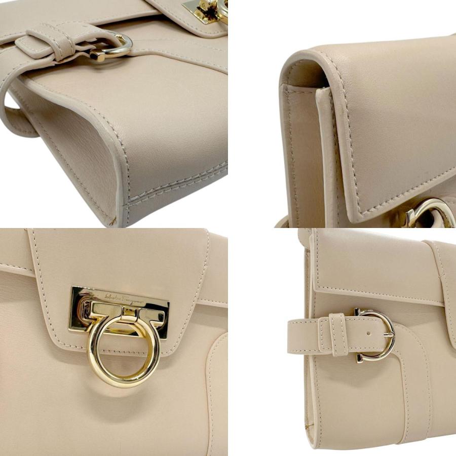 サルヴァトーレフェラガモ Salvatore Ferragamo ショルダーバッグ