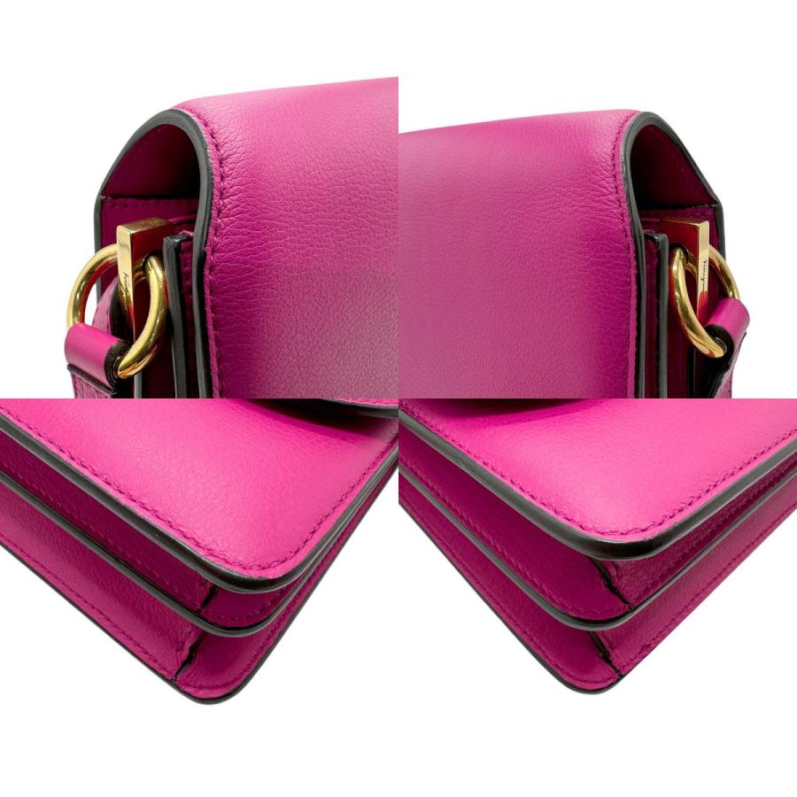 サルヴァトーレフェラガモ Salvatore Ferragamo ショルダーバッグ