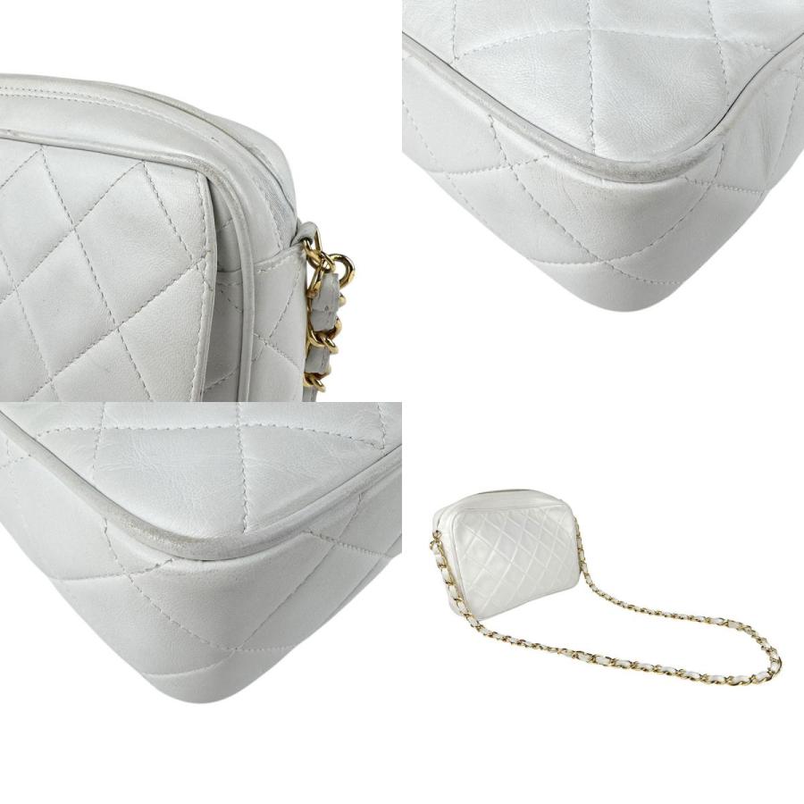 ベ*ル様 CHANEL ホワイト ショルダーバッグ CHANEL（シャネル） ショルダーバッグ レザー ホワイト : ブランド