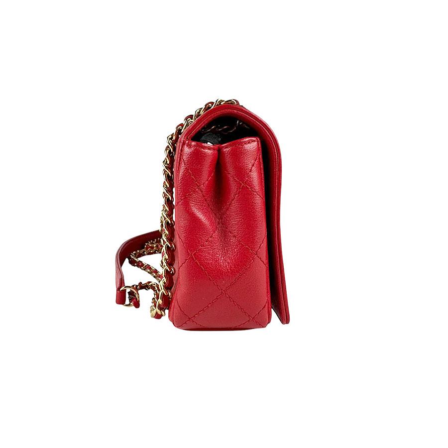 CHANEL（シャネル） ショルダーバッグ レザー レッド : ブランド