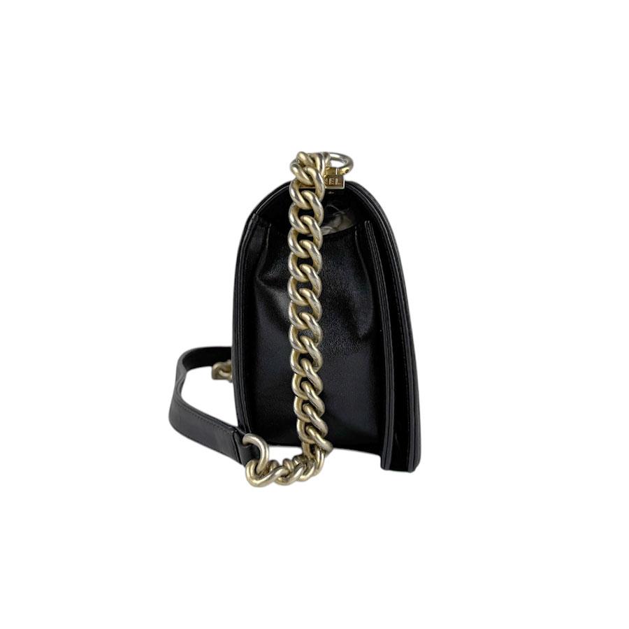 CHANEL ブラックレザー ショルダーバッグ　ゴールド CHANEL（シャネル） ショルダーバッグ ボーイシャネル レザー/メタル