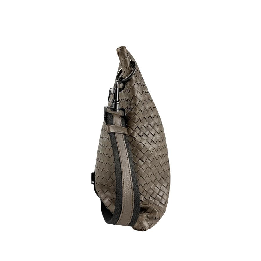 ボッテガヴェネタ BOTTEGAVENETA 斜め掛けショルダーバッグ イントレ